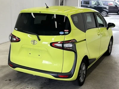 Toyota Sienta