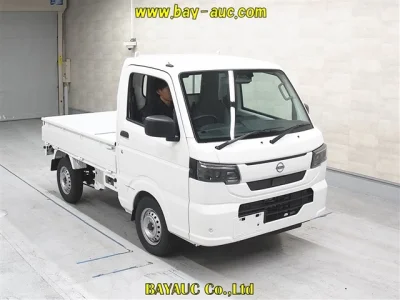 Nissan NT100 Clipper