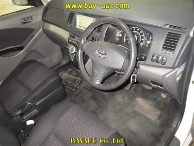 Toyota ISIS