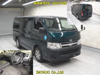 Toyota HiAce Van