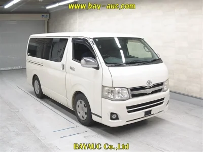 Toyota HiAce Van
