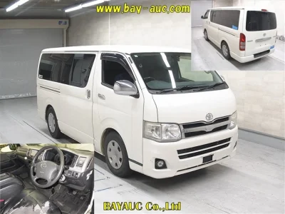 Toyota HiAce Van