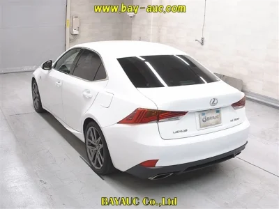 Lexus IS