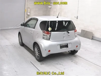 Toyota iQ