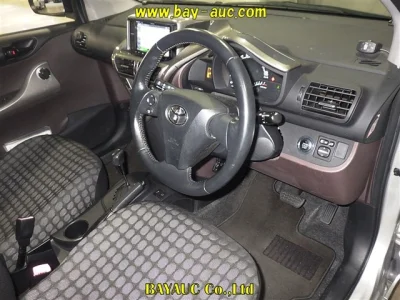 Toyota iQ