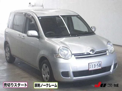 Toyota Sienta