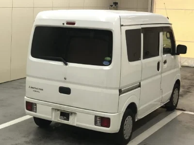 Mitsubishi Minicab Van