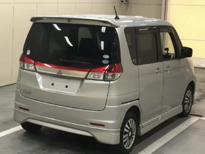 Mitsubishi Delica D:2