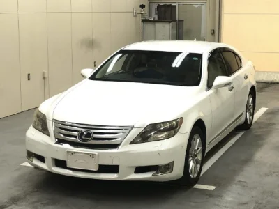 Lexus LS600h