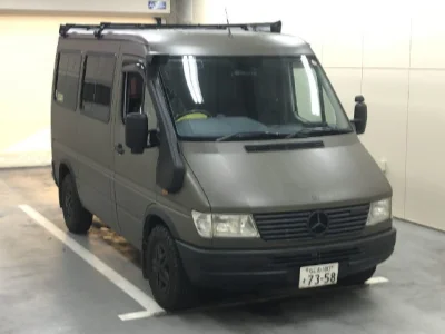 Mercedes-Benz MB100
