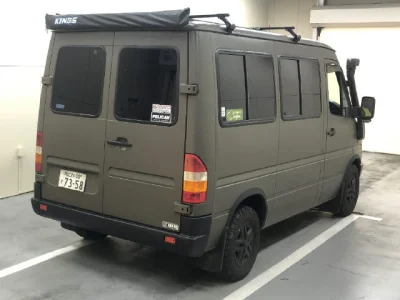 Mercedes-Benz MB100