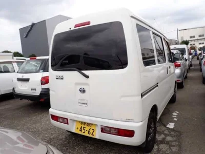 Toyota Pixis Van