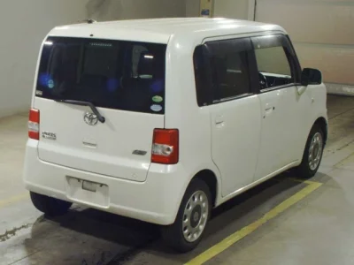Toyota Pixis Space