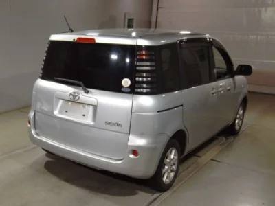 Toyota Sienta