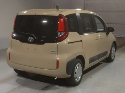Toyota Sienta