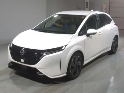 Nissan Aura