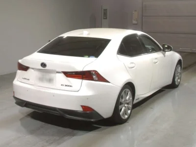 Lexus IS