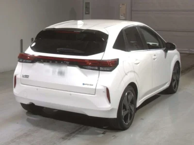 Nissan Aura