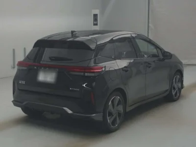 Nissan Aura