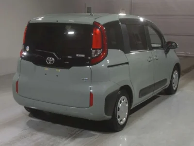 Toyota Sienta