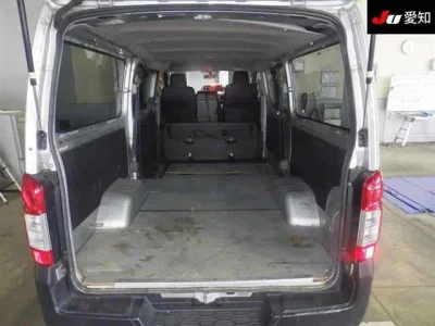 Nissan Caravan