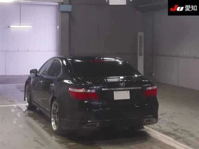 Lexus LS