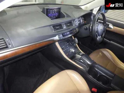 Lexus CT200h