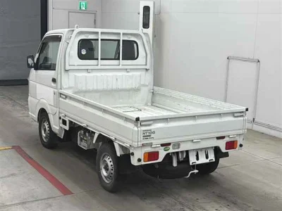 Nissan NT100 Clipper