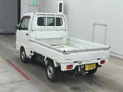 Nissan NT100 Clipper
