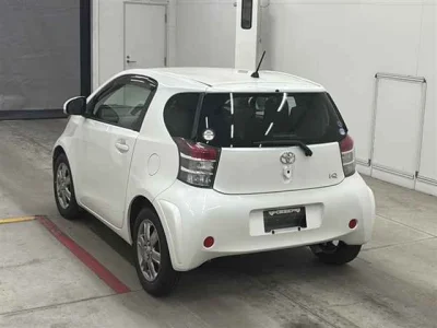 Toyota iQ