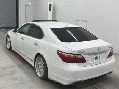Lexus LS