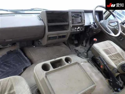 Hino Dolphin