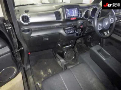 Honda N-Box Slash