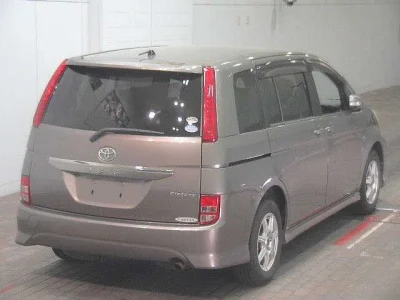 Toyota Isis