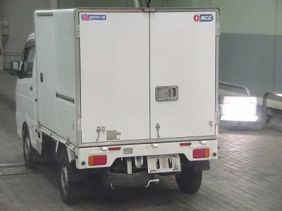Nissan NT100 Clipper