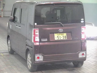 Toyota Pixis Mega