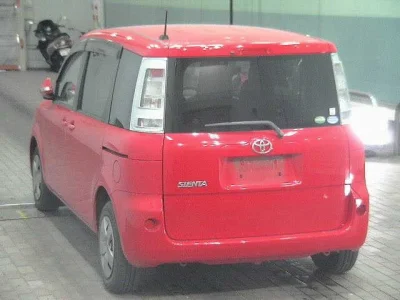 Toyota Sienta