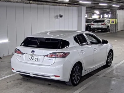 Lexus CT200h