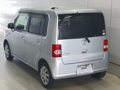 Toyota Pixis Space