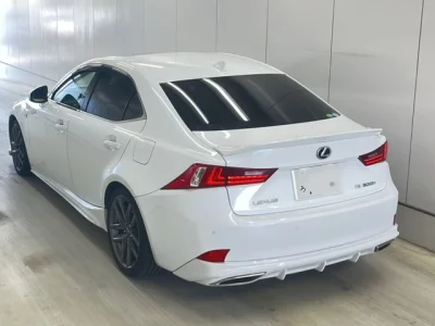 Lexus IS
