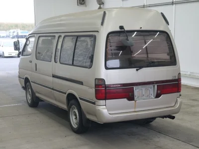 Toyota HiAce Van