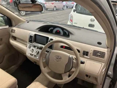 Toyota Raum