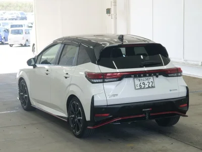 Nissan Aura