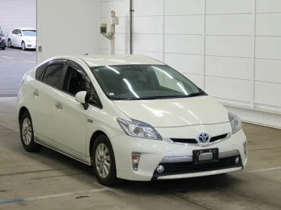 Toyota Prius PHV