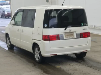 Honda Mobilio Spike