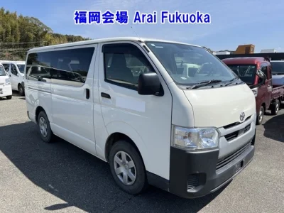 Toyota HiAce Van