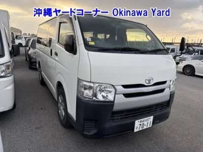 Toyota HiAce Van