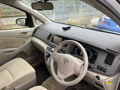 Toyota ISIS