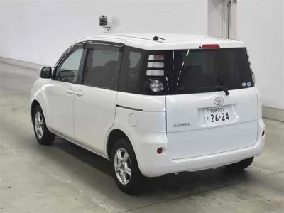 Toyota Sienta