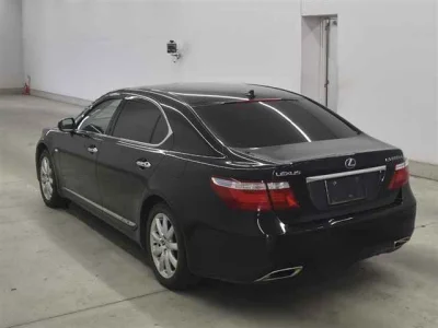 Lexus LS